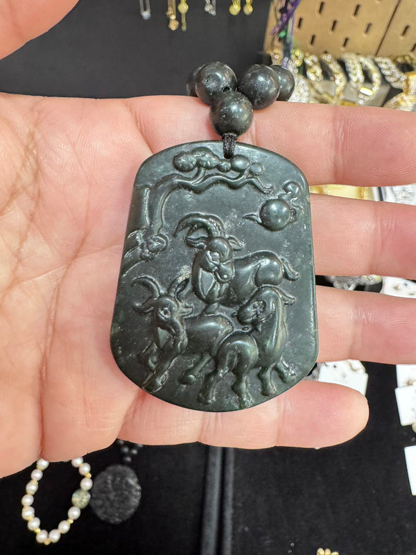 Black Shine Stone Necklace，黑耀石项链。Sanyang Kaitai，三阳开泰